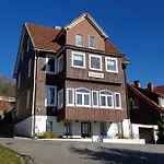 Haus Bergeshoeh Appartamento *