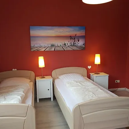 Haus Bergeshoeh Апартаменты *
