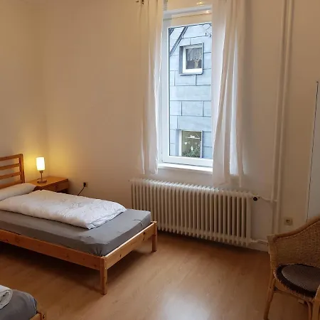 Haus Bergeshoeh Апартаменты *